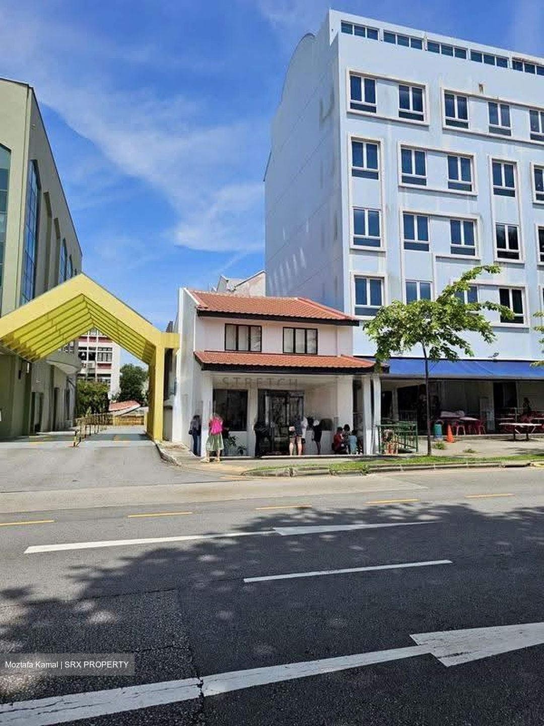 Changi Road (D14), Shop House #614150981